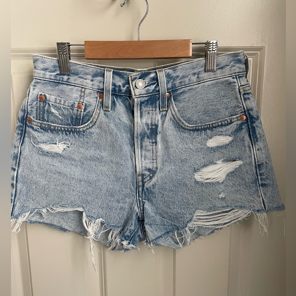 Levi’s distressed denim shorts, size 26